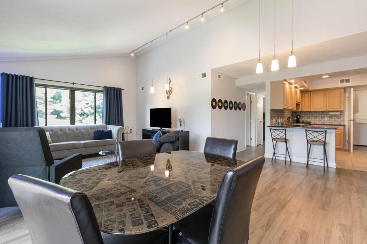 Large, Stunning Elvis Themed Condo,10 Min From Cvg Florence Exterior foto